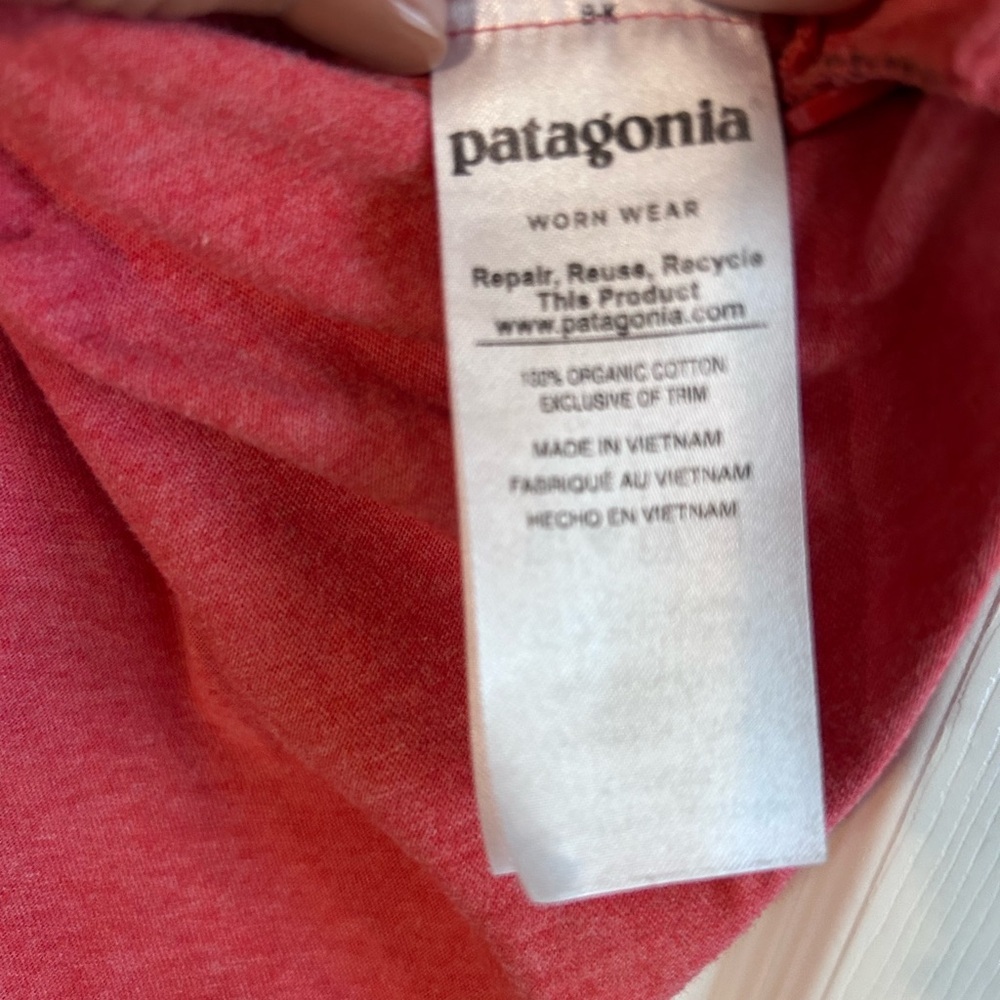 Patagonia Men's Polo Shirt in Rich Red - Picture 4 of 6